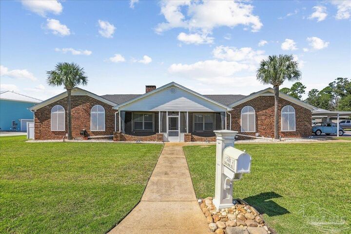 Property Photo: 5449 Ponte Verde Rd FL 32507
