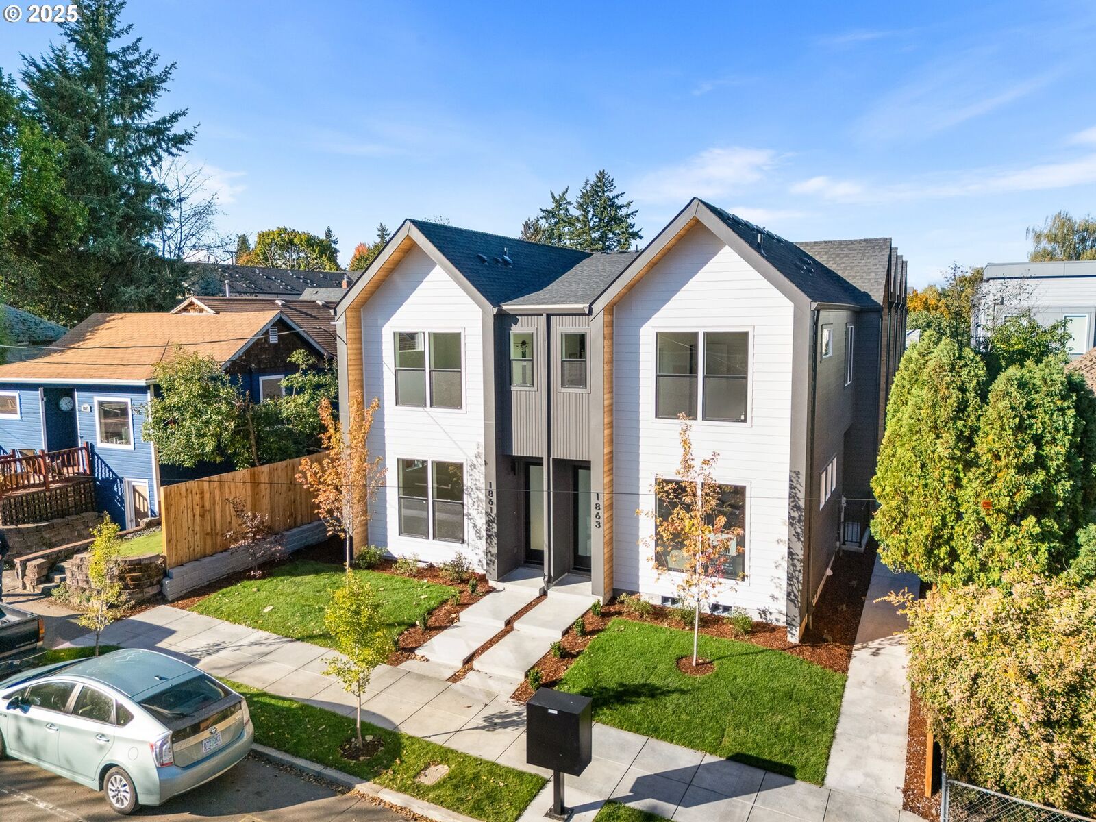 Property Photo:  1865 SE Tacoma St 3  OR 97202 