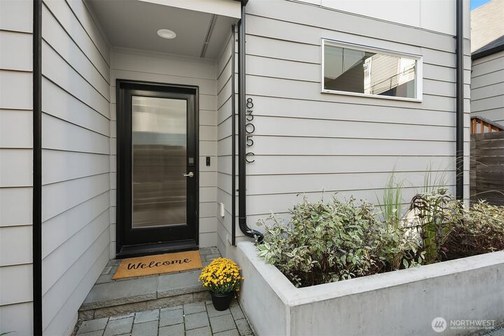 8305  12th Avenue NW C  Seattle WA 98117 photo