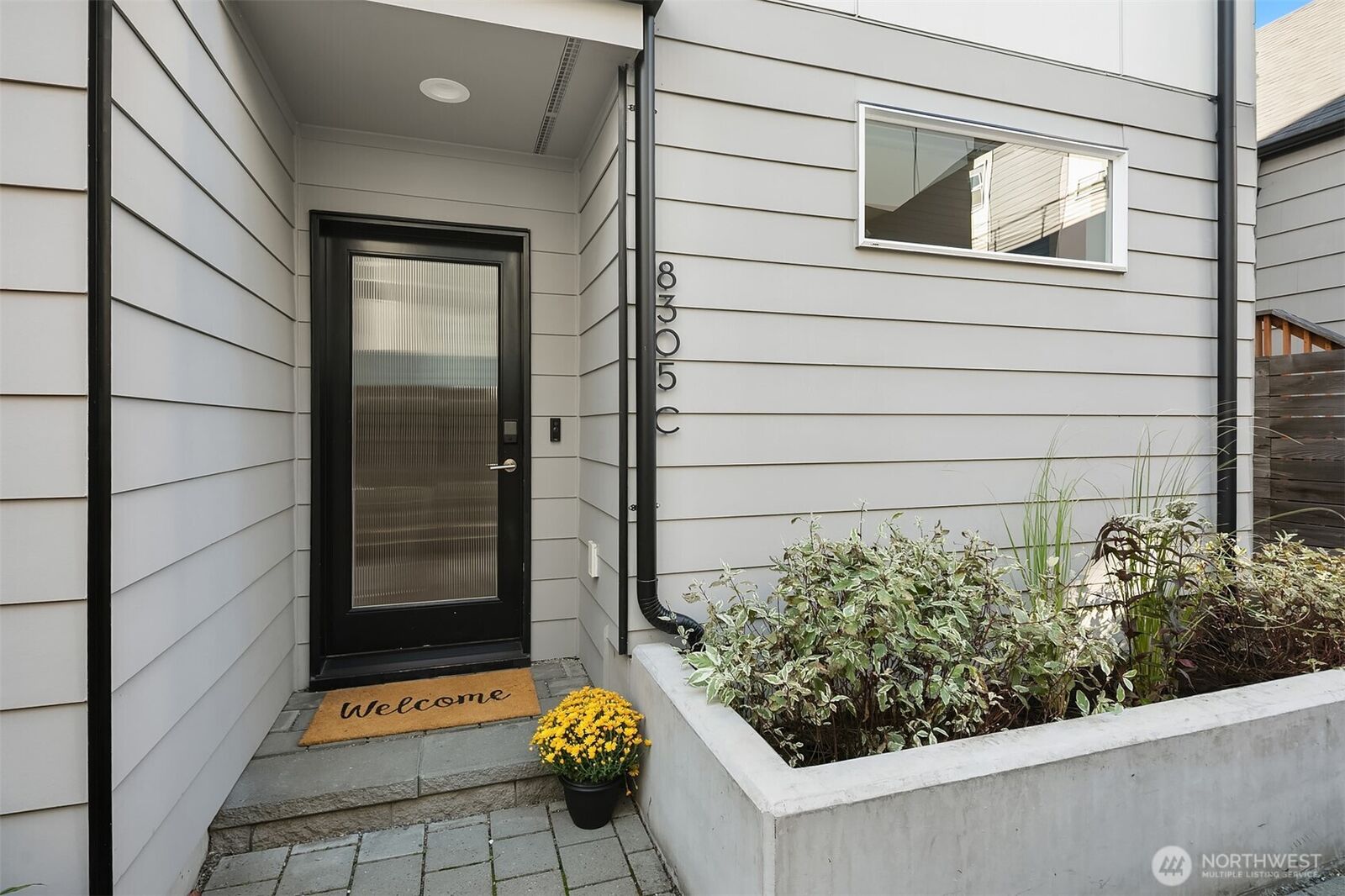 Property Photo: 8305 12th Avenue NW C WA 98117