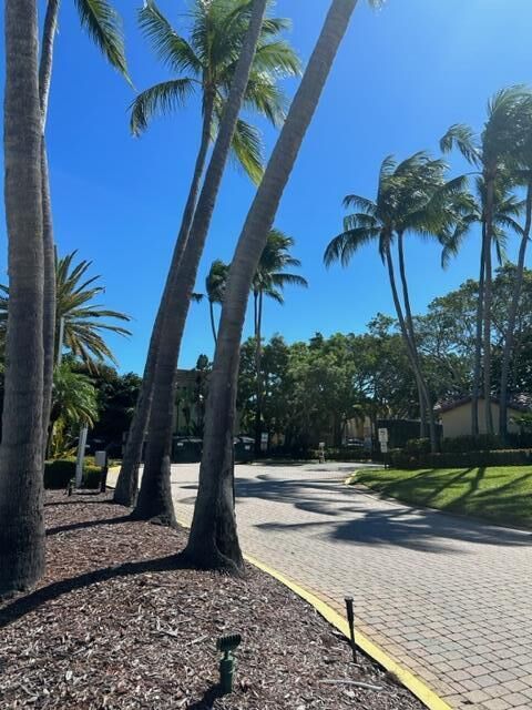 Property Photo: 1110 Lake Shore Drive 103 FL 33403