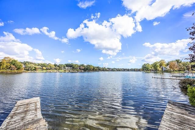 Property Photo: 9866 Dixie Highway MI 48348