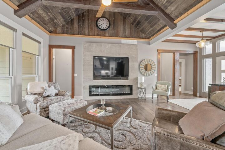 Property Photo: 1517 N Obsidian Ct KS 67235