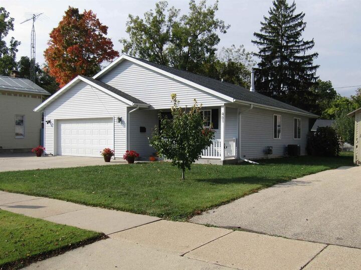 Property Photo:  481 North Pearl Street  WI 53548 
