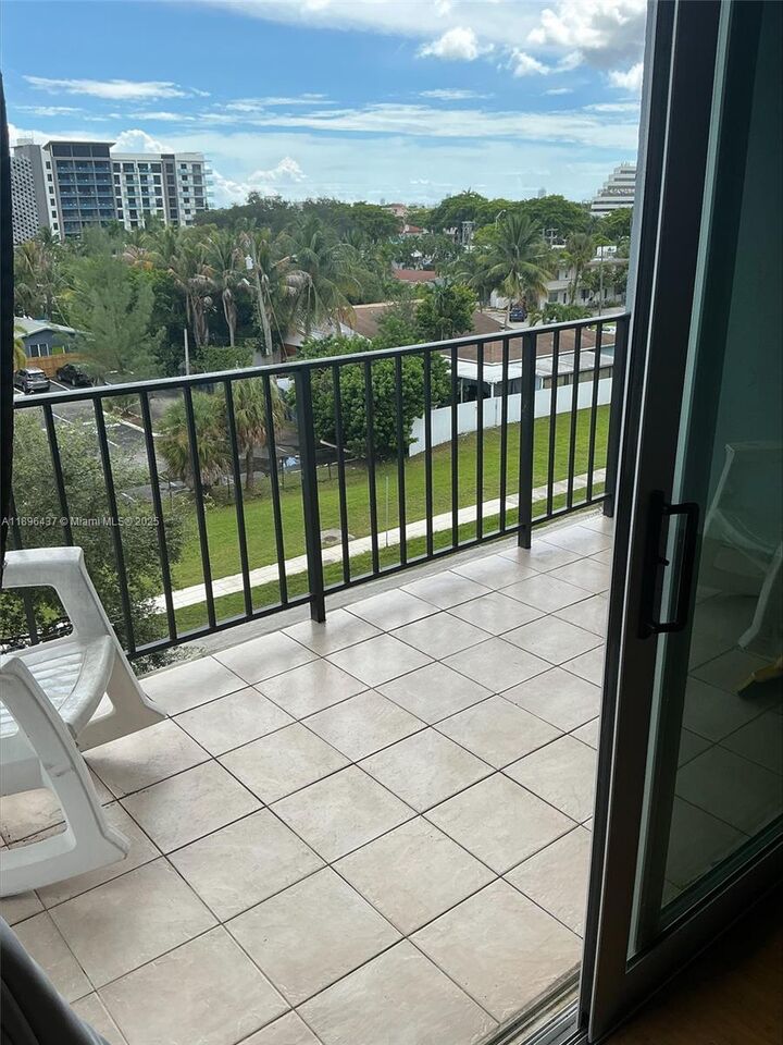 12500 NE 15th Ave 512  North Miami FL 33161 photo