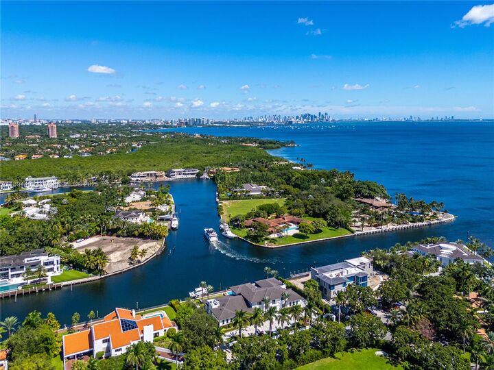 Property Photo: 50 Casuarina Concourse FL 33143