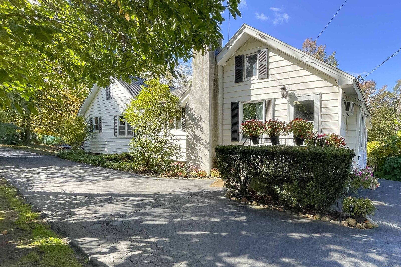 Property Photo:  399 West Woods Road  CT 06518 