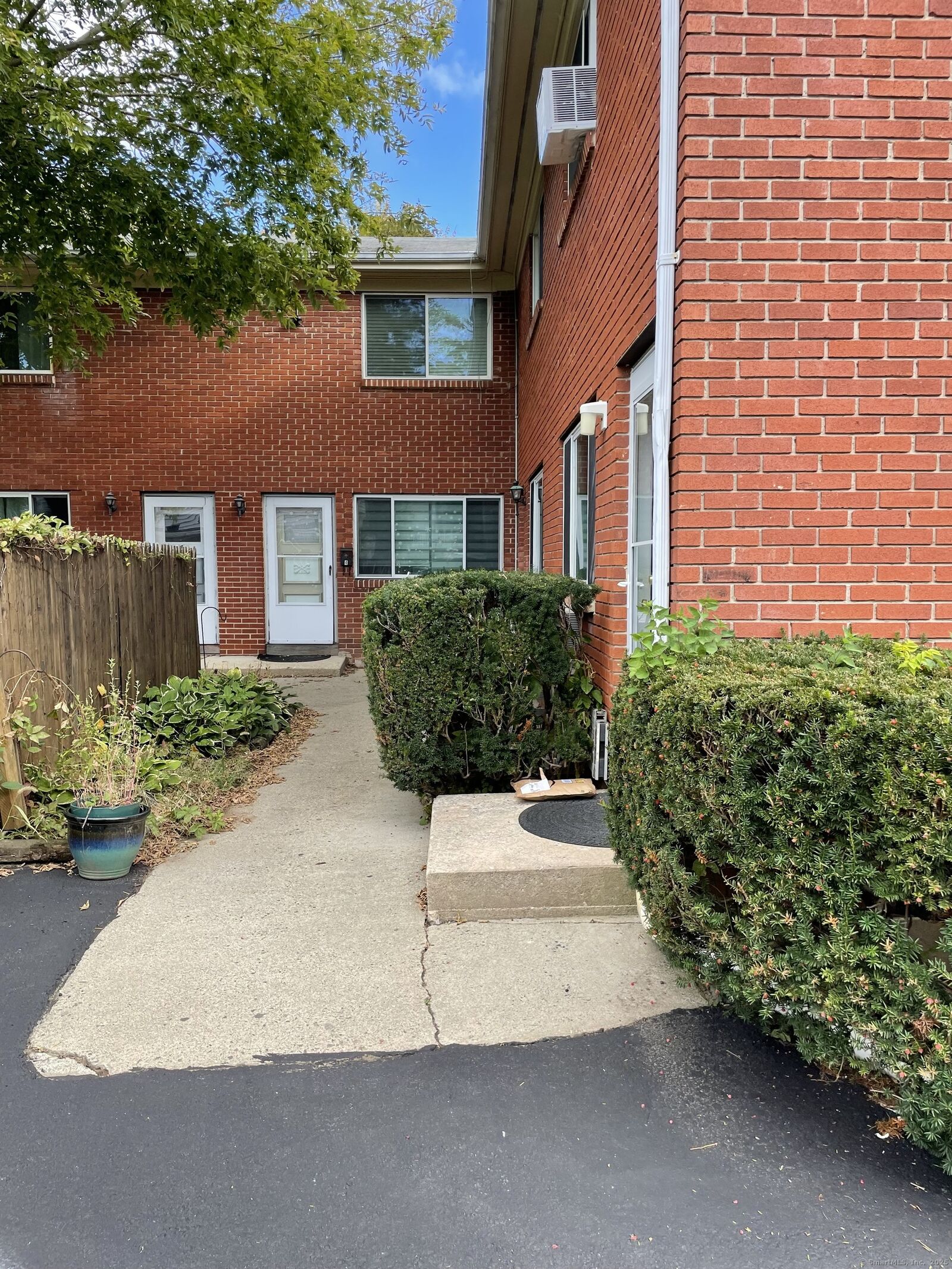 Property Photo: 20 North Taylor Avenue CT 06854