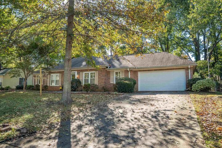Property Photo: 13 Olde Orchard Lane SC 29615