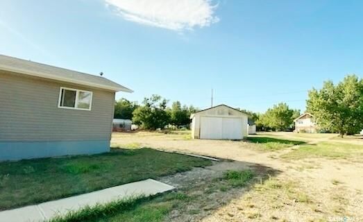 Property Photo:  320 4th Avenue  SK S0L 0V0 