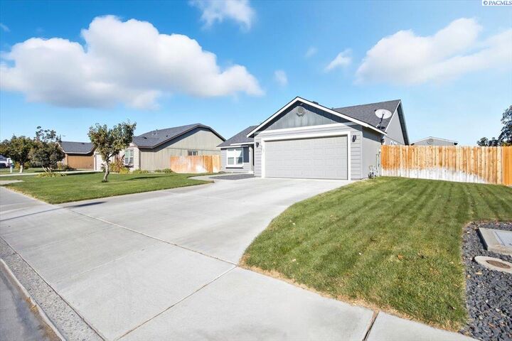 Property Photo: 6611 Mission Ridge Dr WA 99301