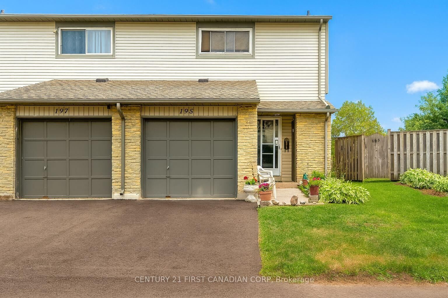 Property Photo: 195 Deveron Crescent 40 ON N5Z 4J7