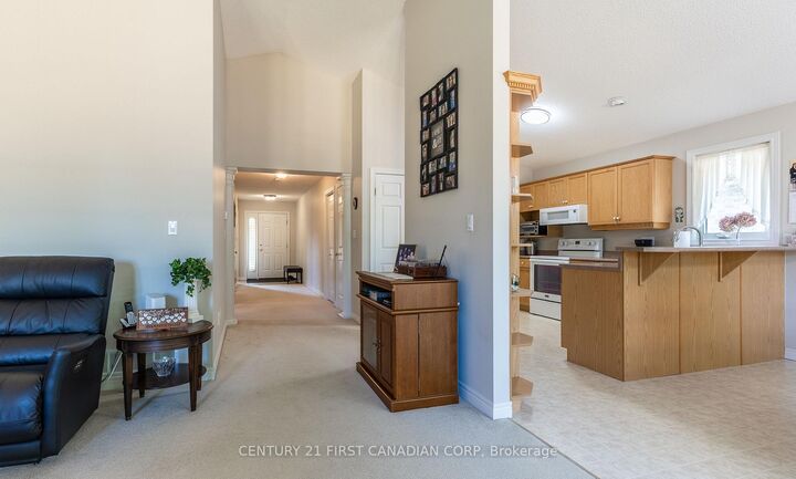Property Photo: 20 Windemere Place 18 ON N5R 6H6