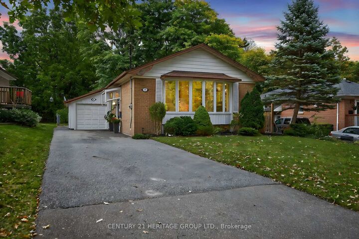 49 Bayview Parkway  Newmarket ON L3Y 3W2 photo