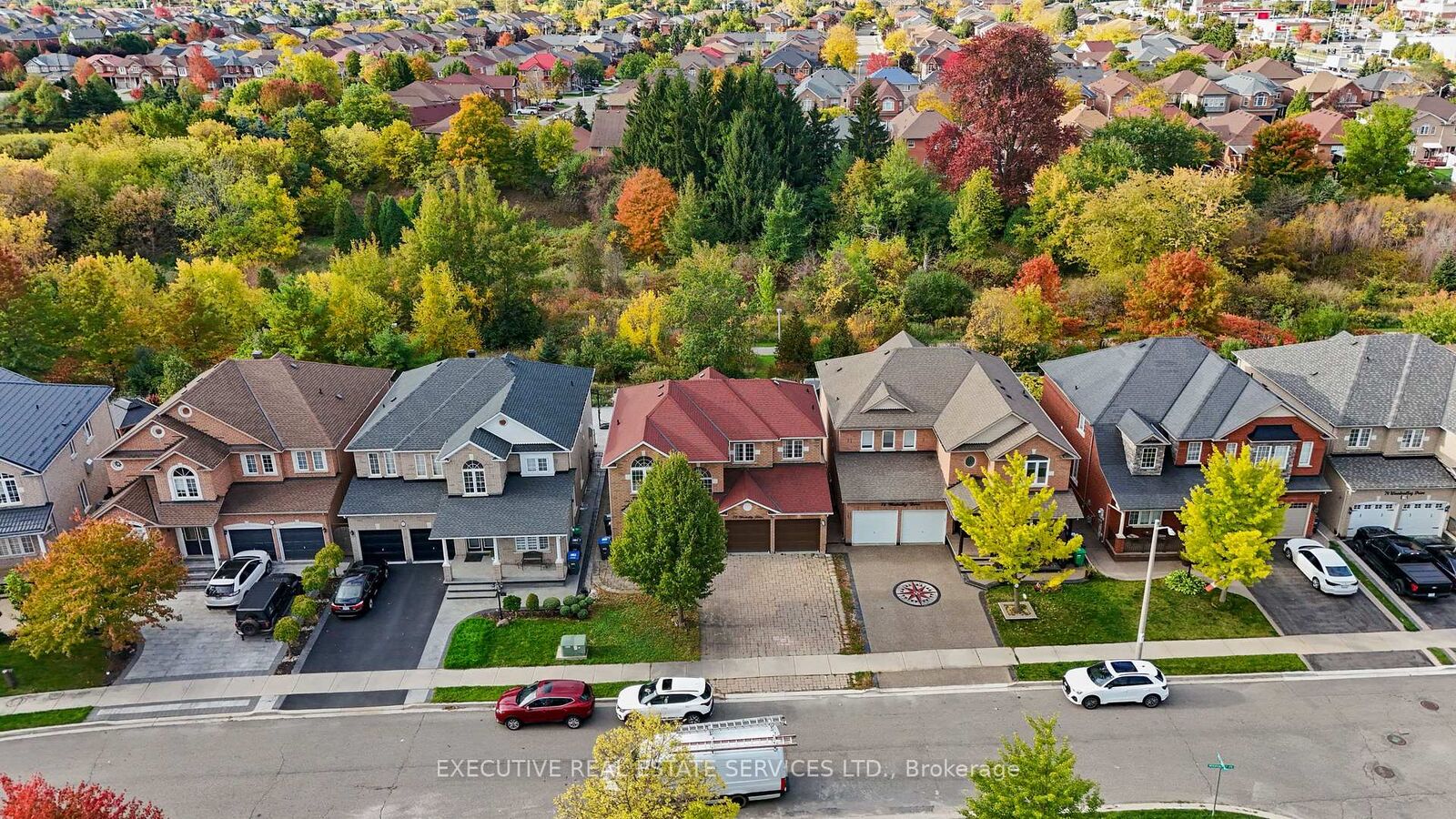 Property Photo:  73 Woodvalley Drive  ON L7A 1Z3