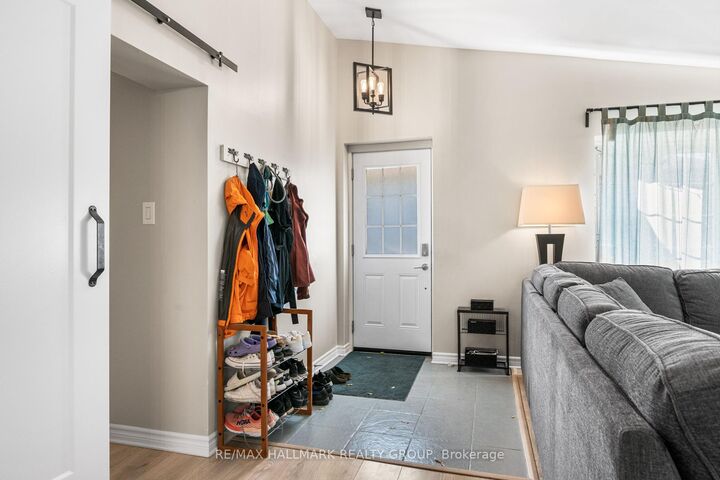 Property Photo: 1305 Dorchester Avenue ON K1Z 8E8