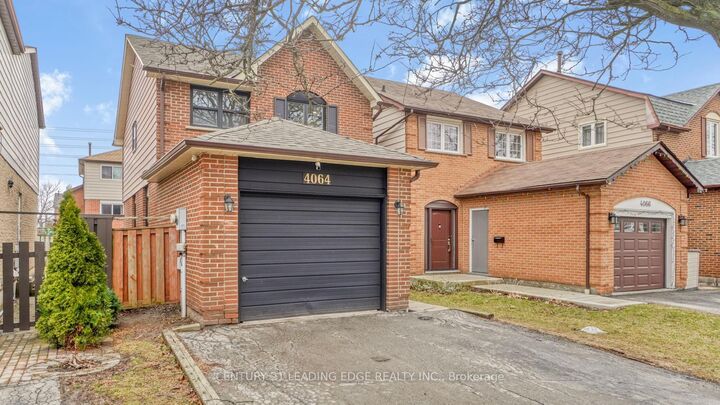 Property Photo: 4064 Teakwood Drive ON L5C 3L5