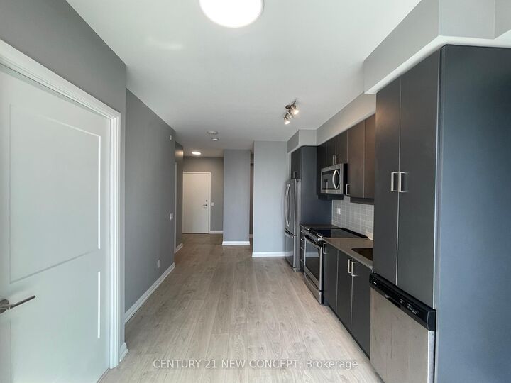 Property Photo: 7895 Jane Street Ph11 ON L4K 0K2