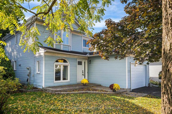 Photo de la propriété: 2752 Wyldewood Street W ON K1T 2S4