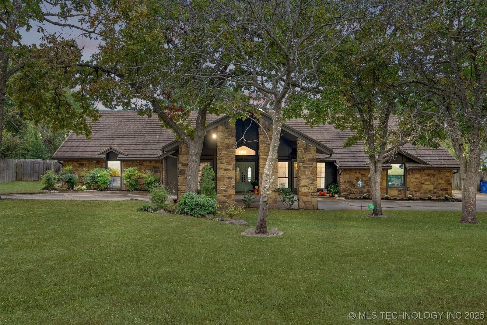 Property Photo: 8762 S Toledo Avenue OK 74137