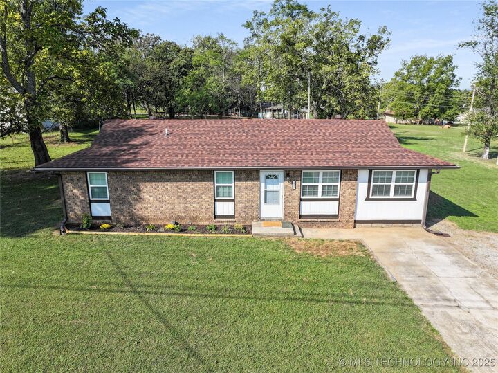 1911 N Maple Street  Sallisaw OK 74955 photo