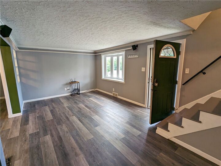 Property Photo: 3316 Valewood Dr PA 15120