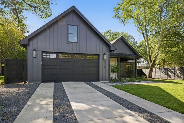 7009 Daugherty  Austin TX 78757 photo