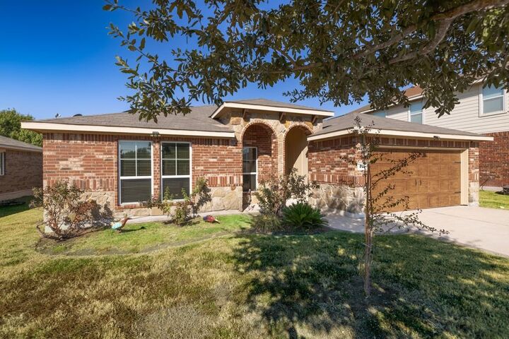 Property Photo: 103 Aguilar Drive TX 78634