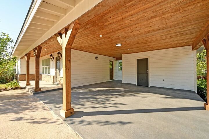 Property Photo: 1900 Cedar Avenue TX 78722