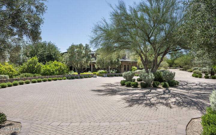 Property Photo: 5721 N Casa Blanca Drive AZ 85253