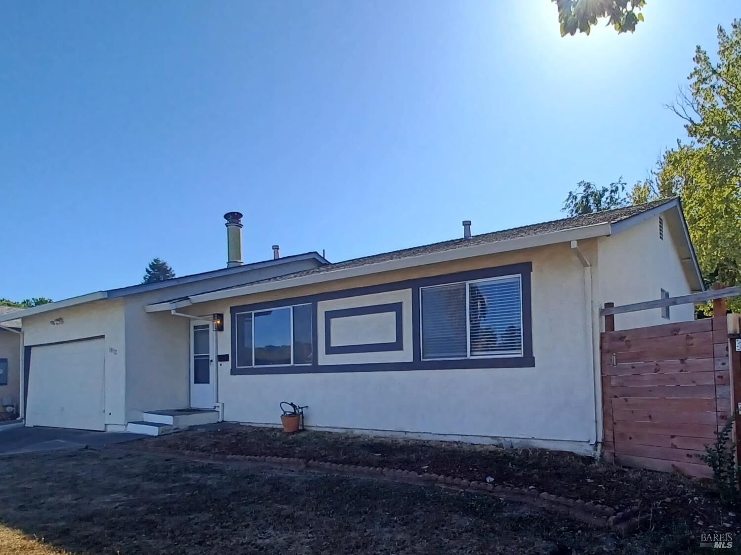 Property Photo: 1052 Helen Court CA 94954