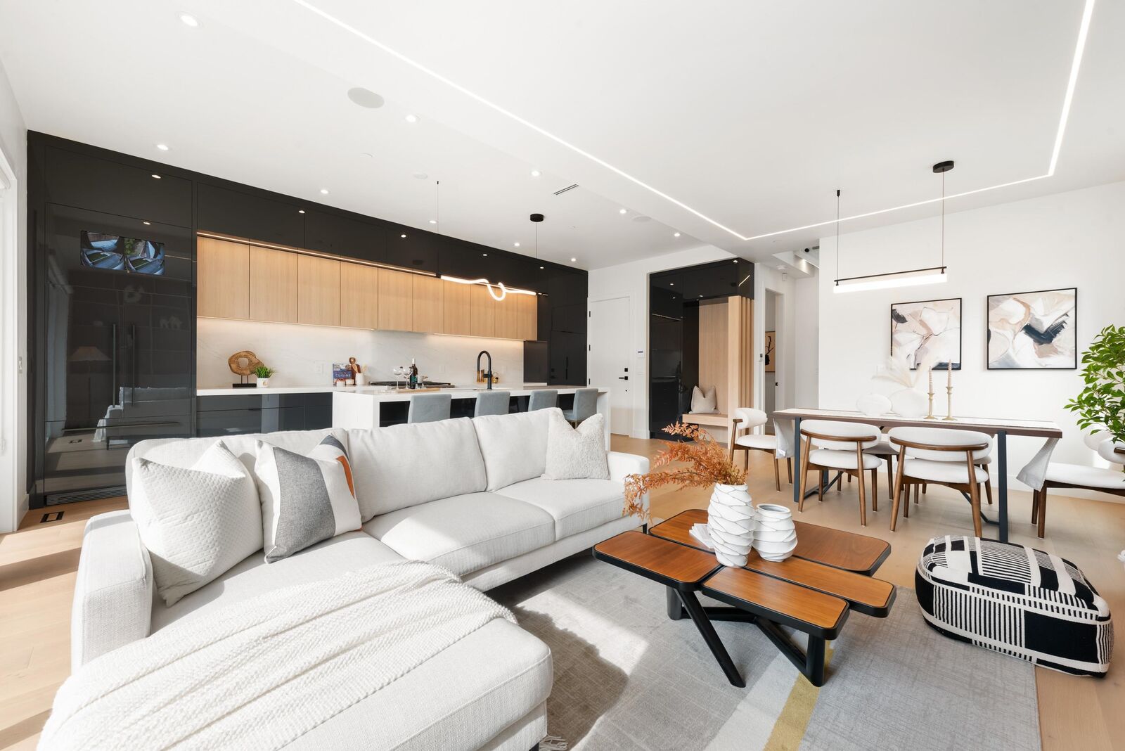 Property Photo: 3232 W 38th Avenue 2 BC V6N 2X6