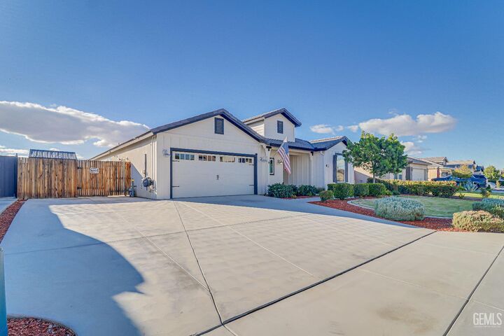 Property Photo:  15 Claudia Autumn Drive  CA 93314
