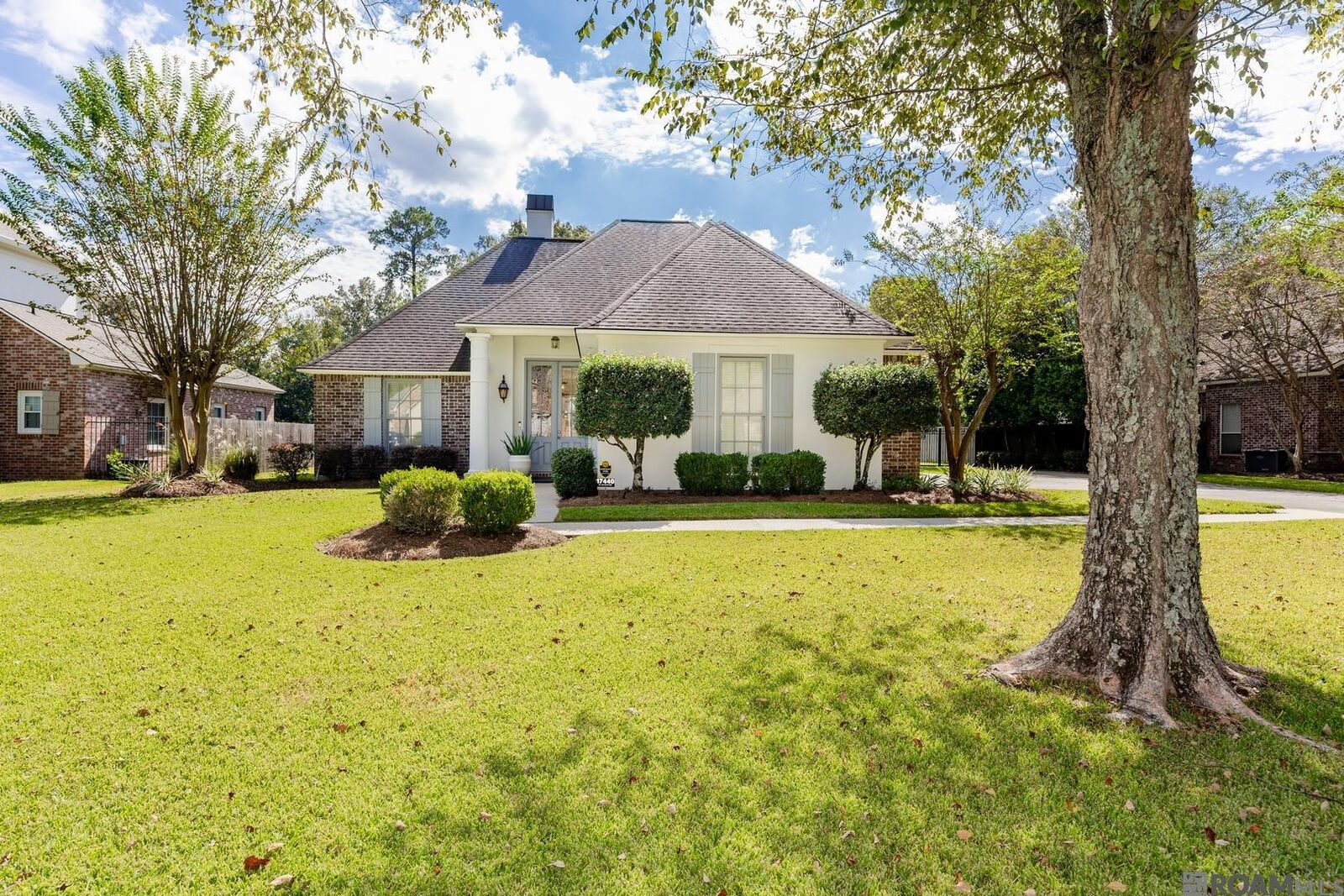 Property Photo:  17440 Beachwood Ave  LA 70817