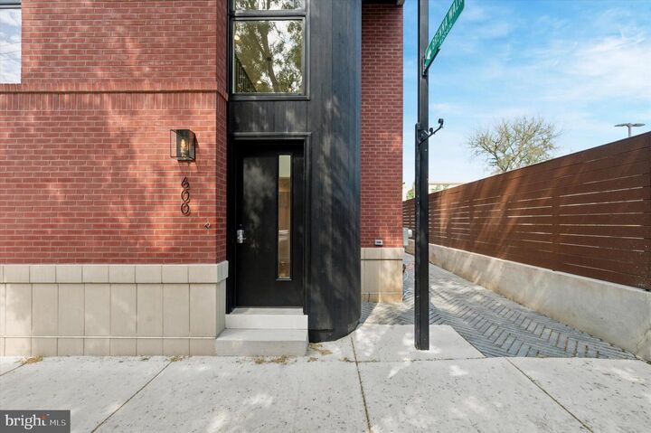 Property Photo: 600 N Brenna Walk PA 19123