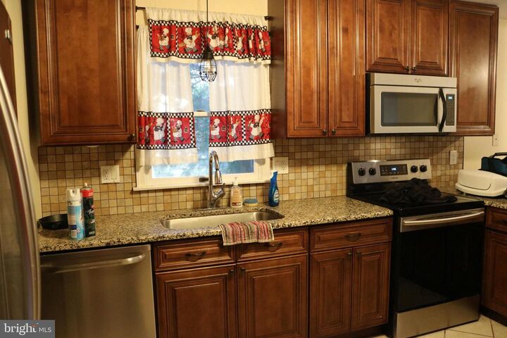 Property Photo: 815 Appletree Lane PA 17050