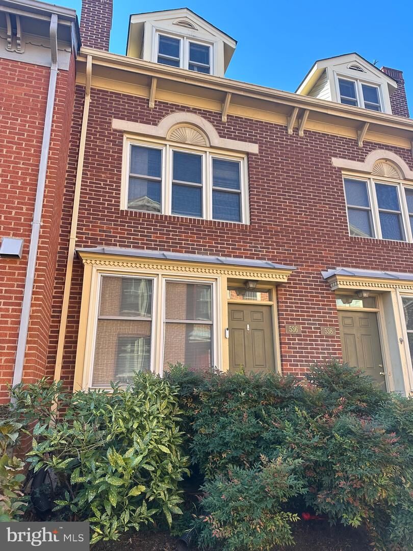 Property Photo:  536 N West Street N  VA 22314 