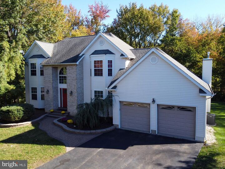 9 Noa Court  Hamilton NJ 08690 photo