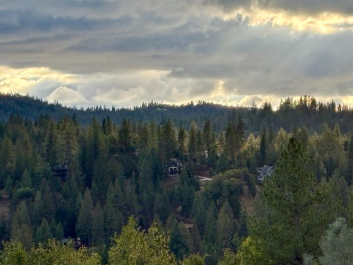 Property Photo:  12679 Cresthaven  CA 95321