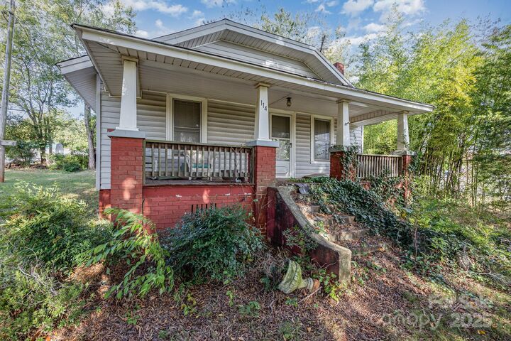 Property Photo: 114 Bristol Drive NC 28677