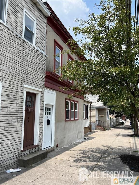 Property Photo:  144 S Broadway  NJ 08879 