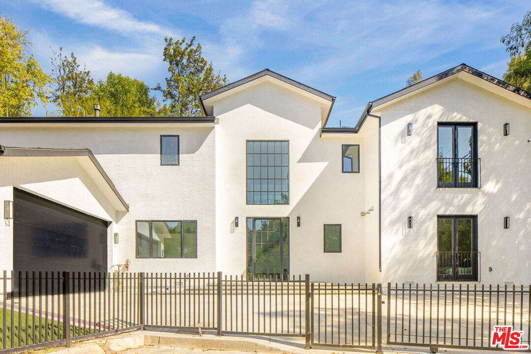 Property Photo:  16815 Shileno Pl  CA 91436 