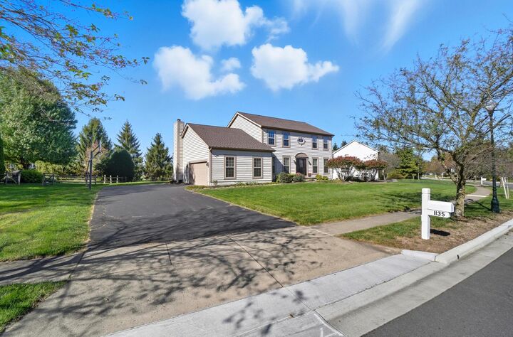 Property Photo:  1135 Challis Springs Drive  OH 43054