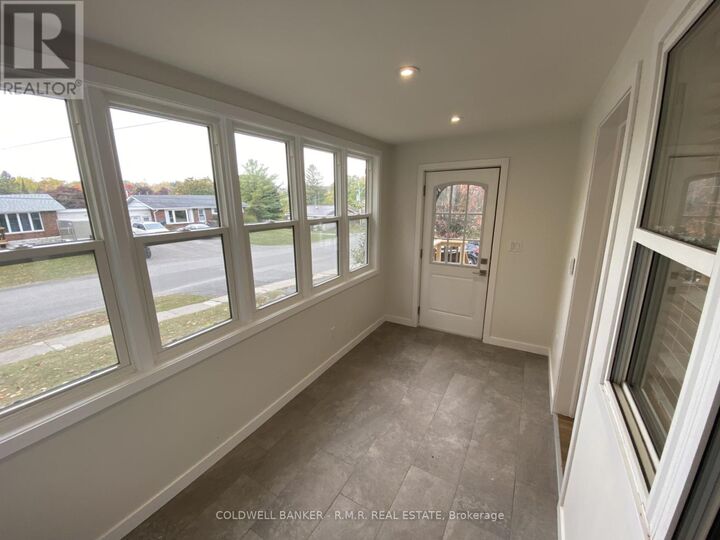 Photo de la propriété: 225 Hope Street North ON L1A 2P5