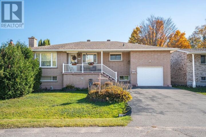 Photo de la propriété: 20 Admiral Dr ON P6C 5W3