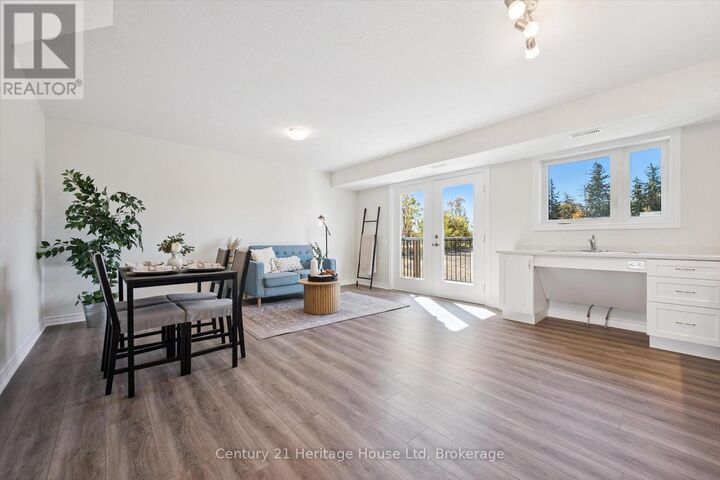 Property Photo: 465 Garafraxa Street West 5 ON N1M 0L6