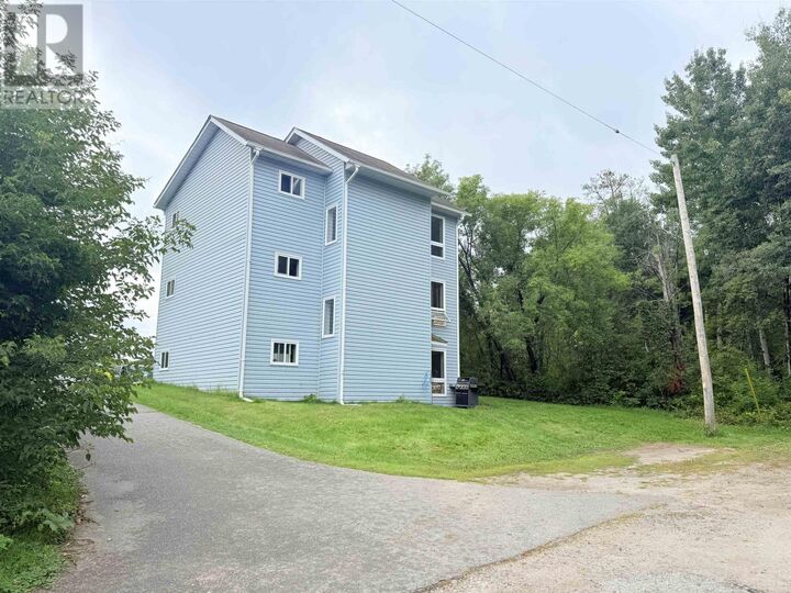 Property Photo: 137 Prince St ON P8T 1A3