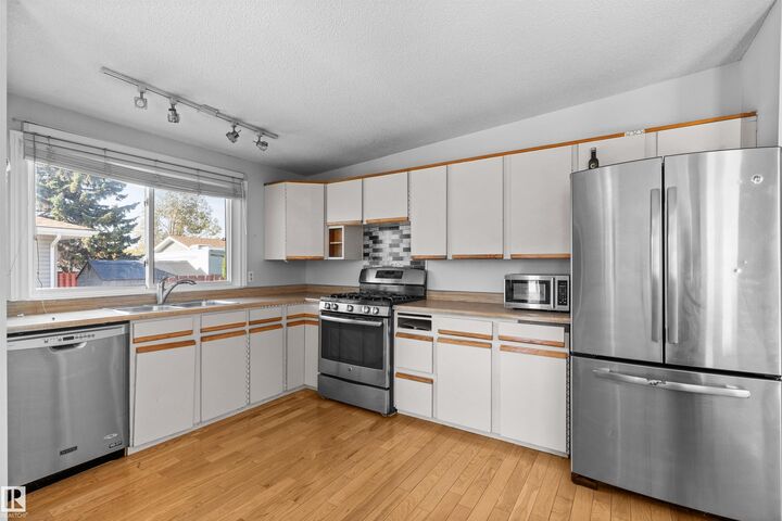 23 Gillingham Crescent  Sherwood Park AB T8A 2X5 photo