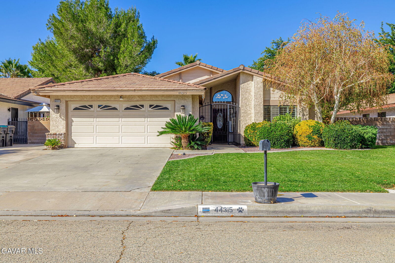 Property Photo: 44315 W 31st Street CA 93536
