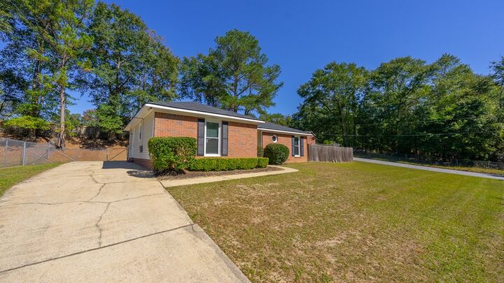 Property Photo:  5929 Gleneden Drive  GA 31907